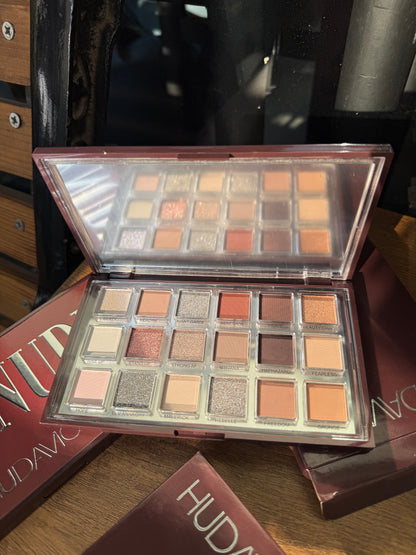 Hudamoji icy nude eyeshadow palette