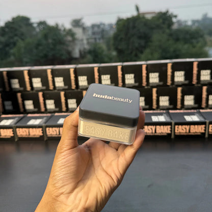 Huda Beauty Easy Bake Loose Baking & Setting Powder